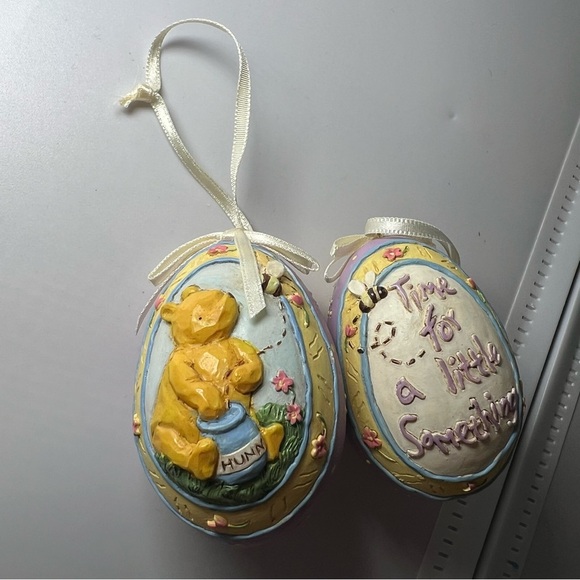 Disney Winnie the Pooh w bee Easter Christmas egg ornament Set Of 2 - Picture 1 of 4